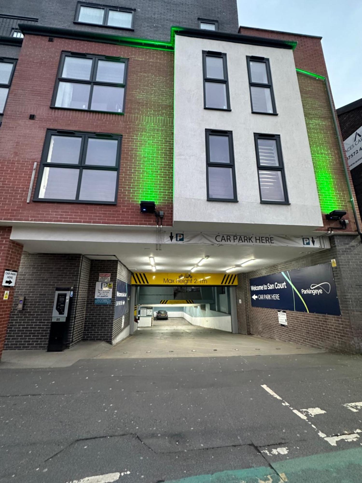 Ashley'S Place Hotel Manchester Exterior photo